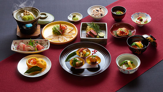 東山の湯 紅葉・桜