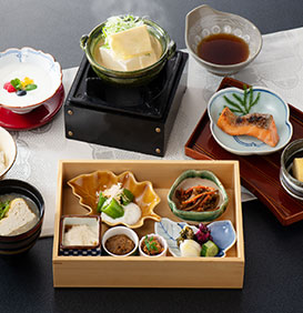 湧き出る天然温泉