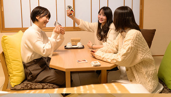 東山の湯 紅葉・桜