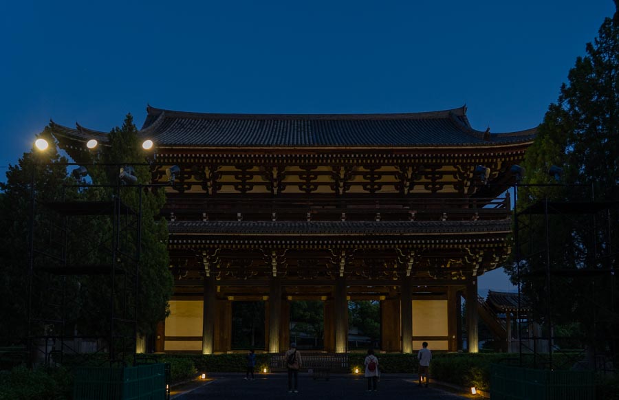 日本最古の巨大山門『三門』(国宝)・